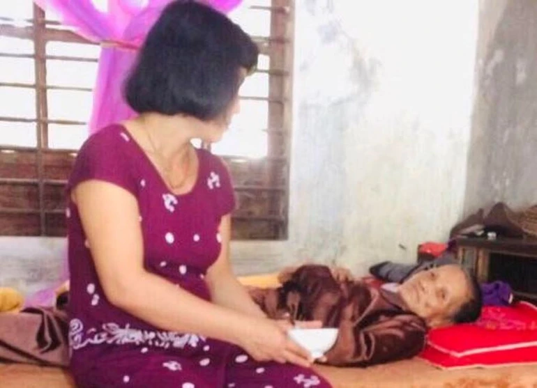 Giúp hai cha con chị Hoa điều trị bệnh